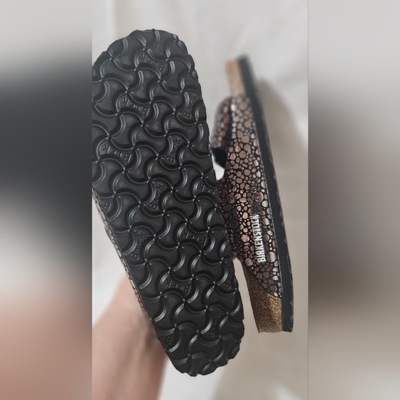 NEW Birkenstock Arizona Metallic Stone Sandals in Bronze - Picture 7 of 8